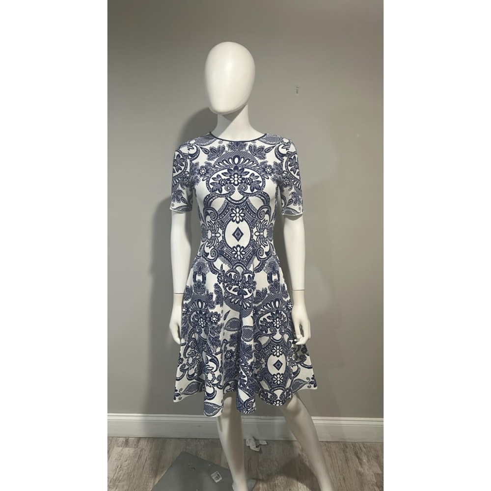 Women's Etro White and Blue Medallion Lace Effect Minidress Size 2 (38) - Picture 8 of 15